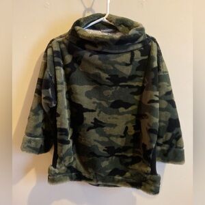 Alembika Soft Faux Fur Camo Funnel Neck Women’s Medium Pullover Jacket